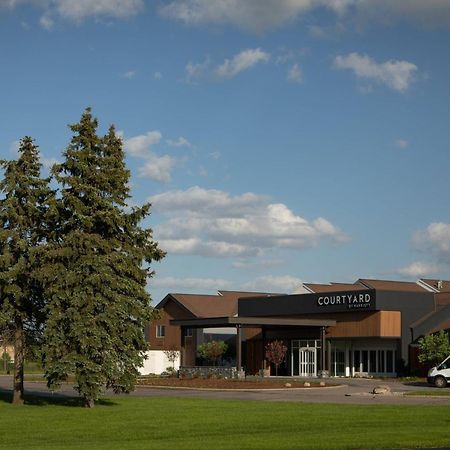 Courtyard By Marriott Lansing Hotell Exteriör bild