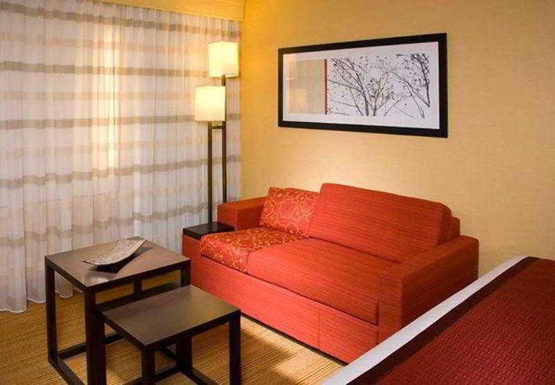Courtyard By Marriott Lansing Hotell Rum bild