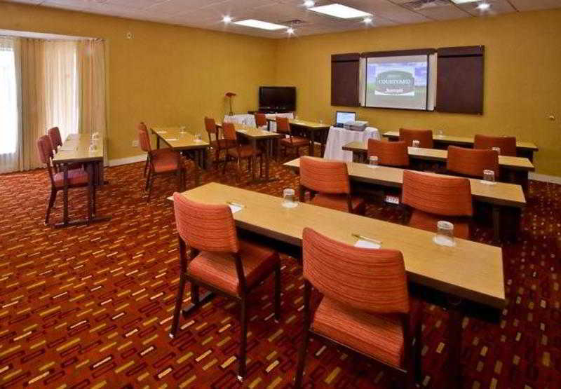 Courtyard By Marriott Lansing Hotell Exteriör bild