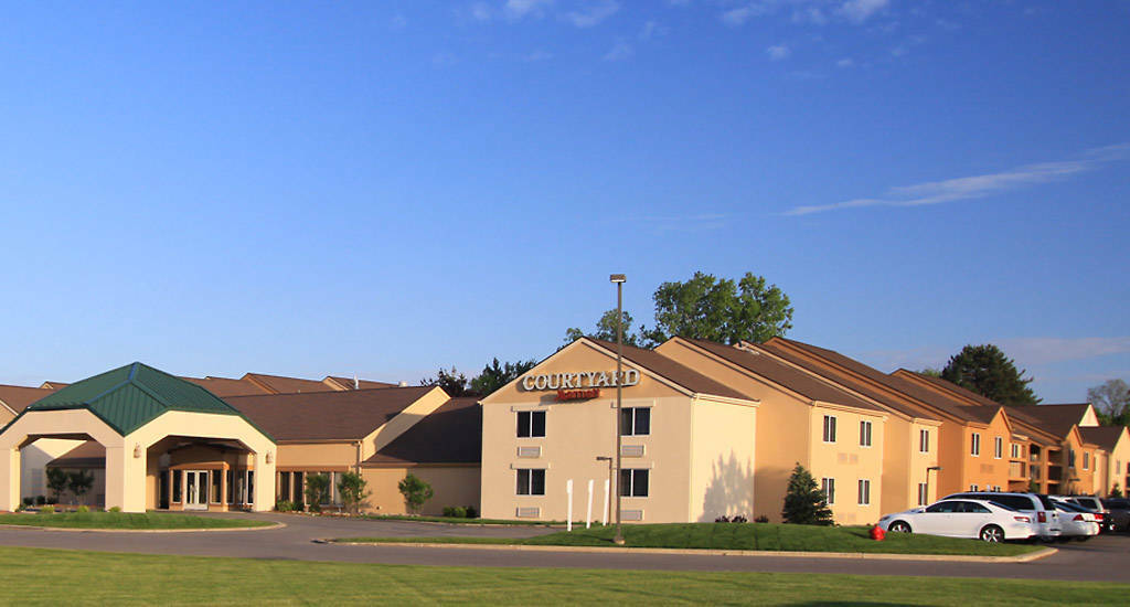 Courtyard By Marriott Lansing Hotell Exteriör bild